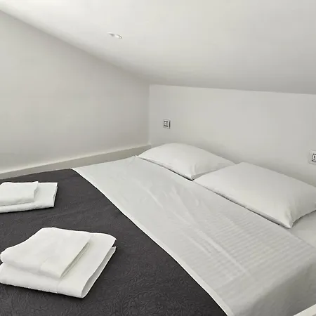 Vis A Vis Apartments Baska (Krk)