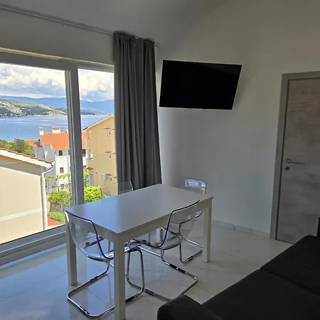 Vis A Vis Apartments *