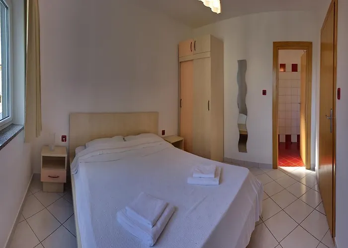 Apartman Vis A Vis *