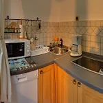 Vis A Vis Apartments *