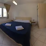 Apartment Vis A Vis Apartments