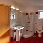 Vis A Vis Apartments *