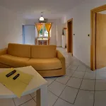 Vis A Vis Apartments Apartment *