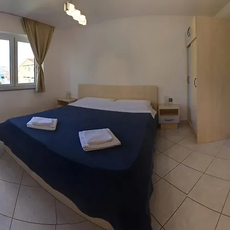 Apartman Vis A Vis Apartments