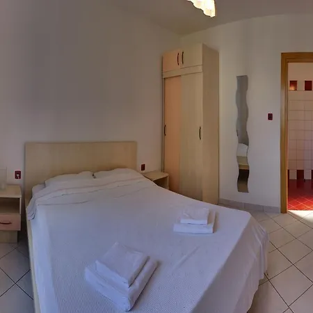 Apartment Vis A Vis Apartments *