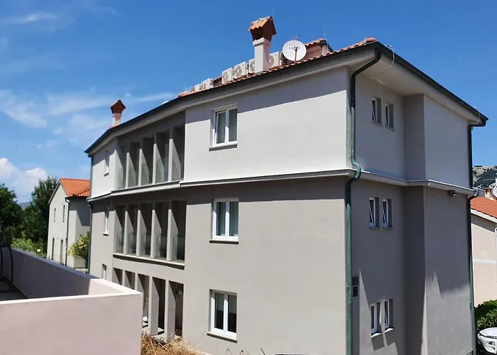 Vis A Vis Apartman *